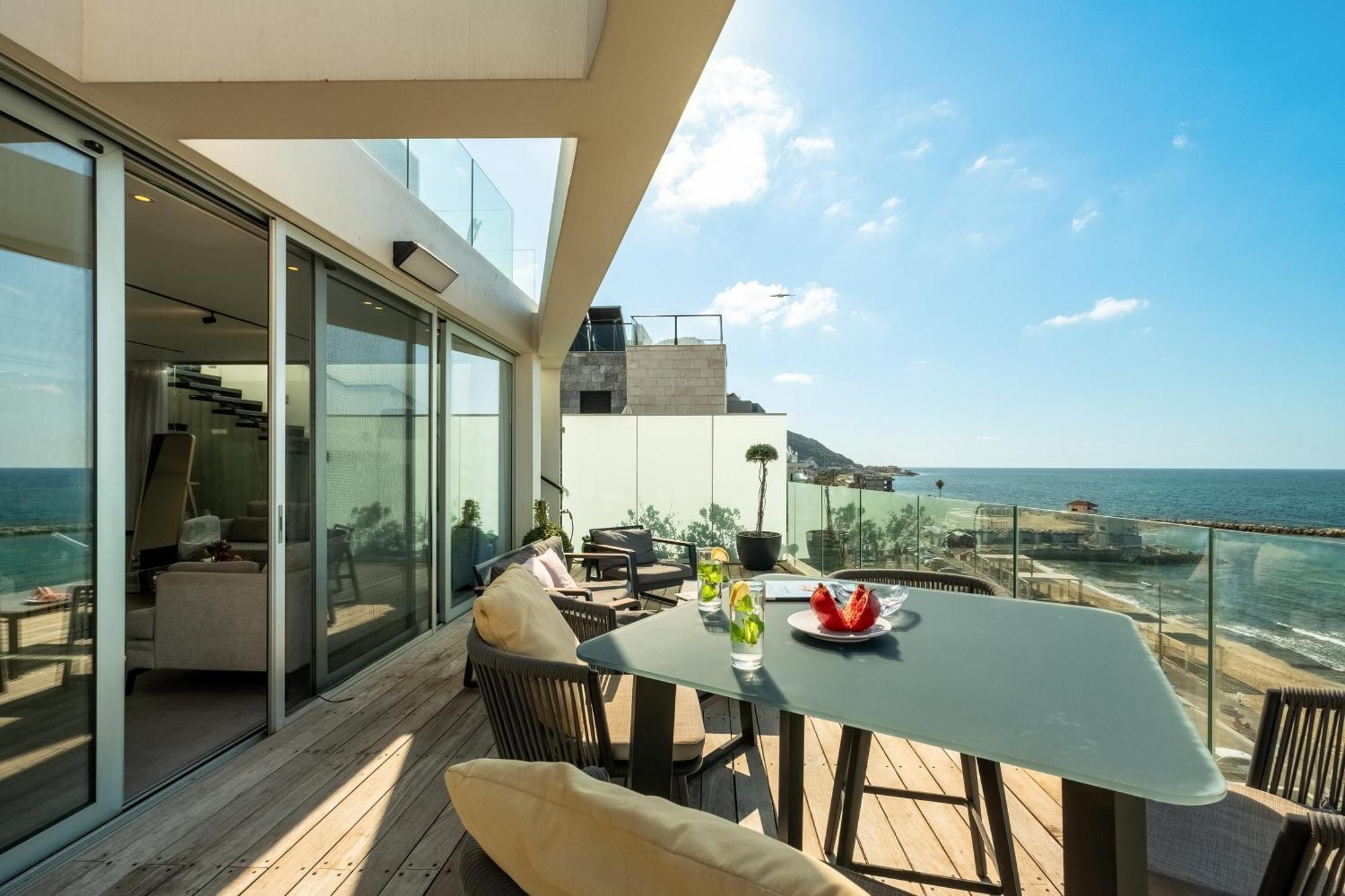 Penthouse 3Br + Roof Top + Parking - On The Beach Haifa Exteriér fotografie