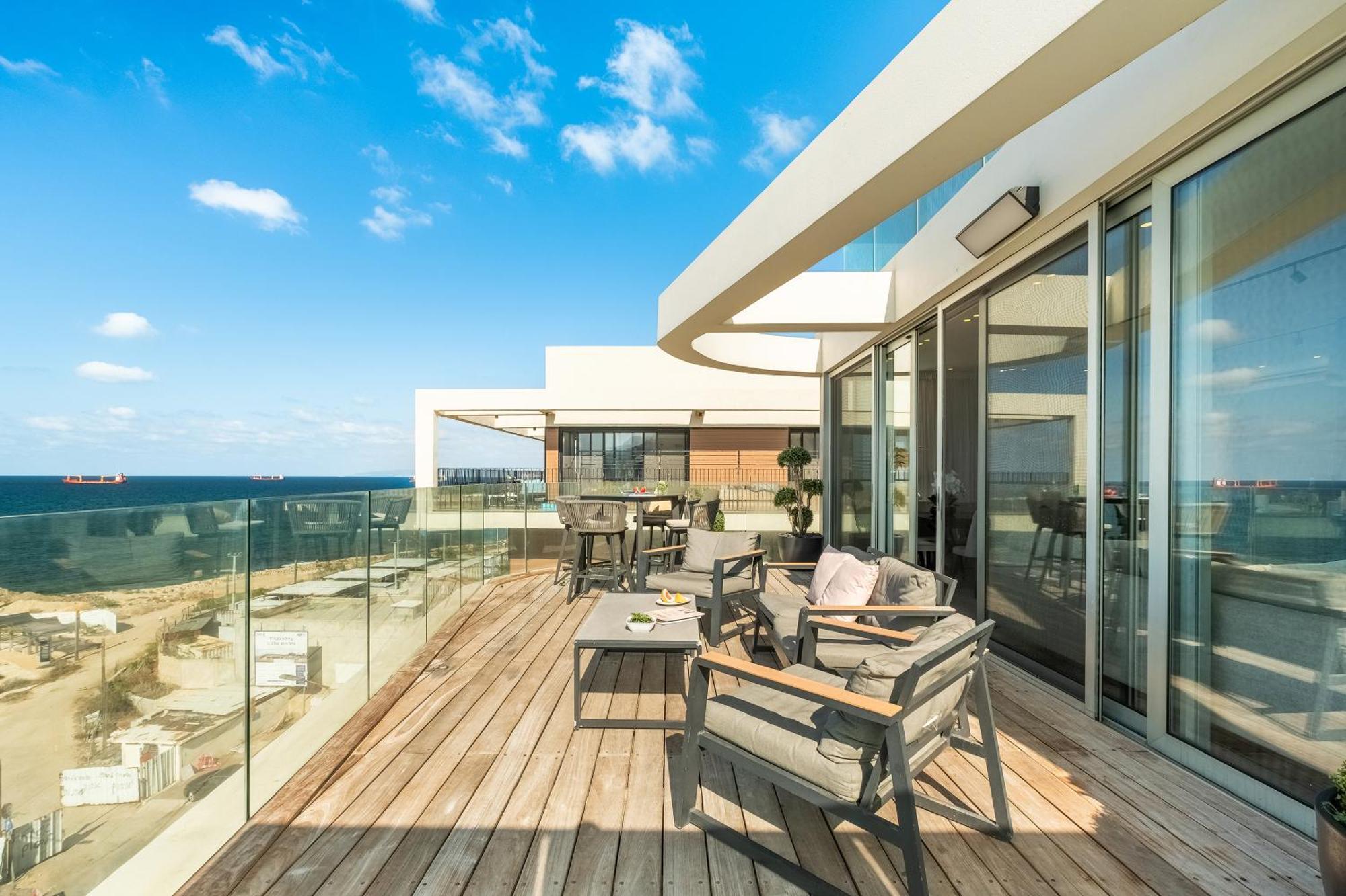 Penthouse 3Br + Roof Top + Parking - On The Beach Haifa Exteriér fotografie
