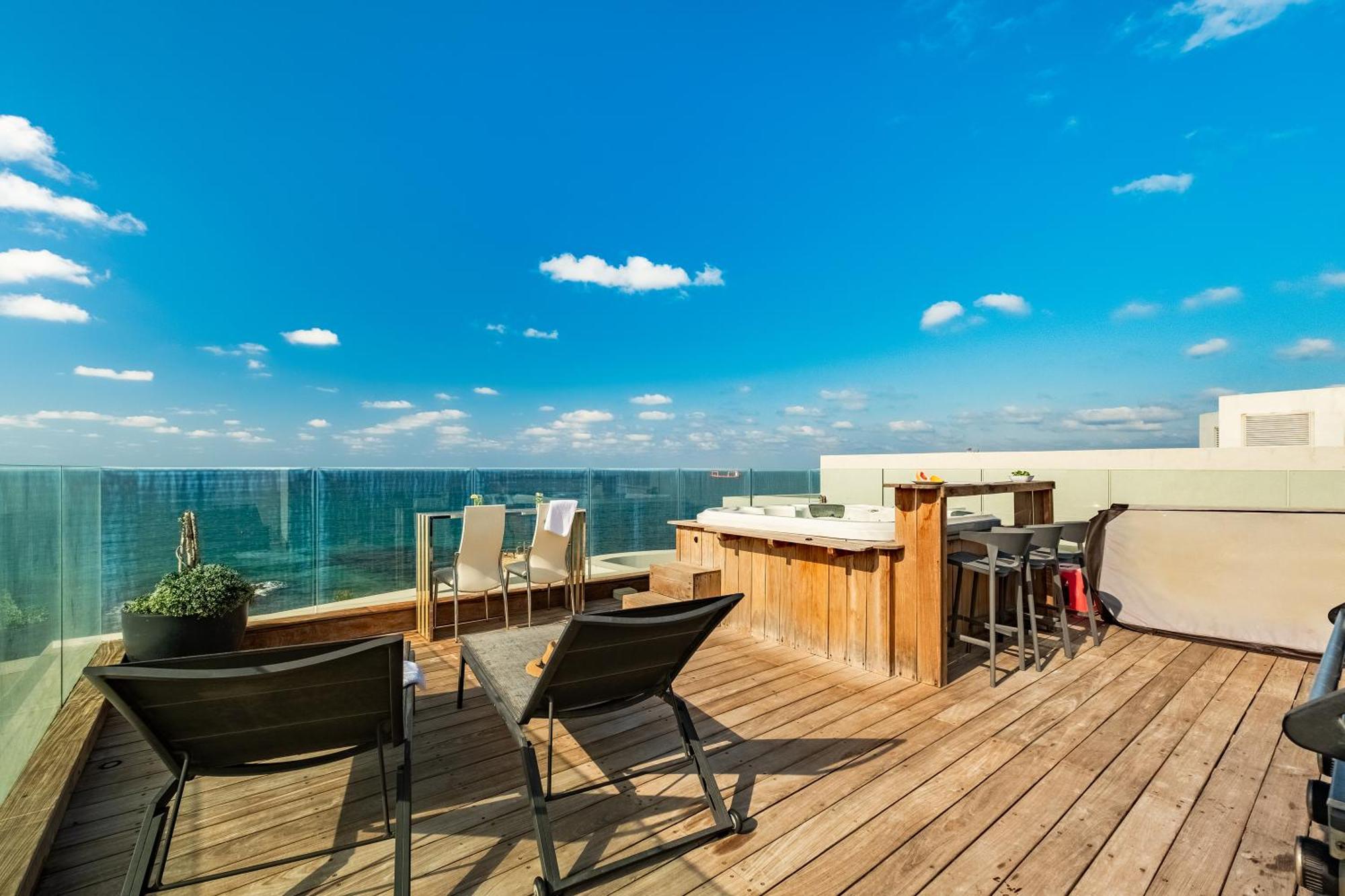 Penthouse 3Br + Roof Top + Parking - On The Beach Haifa Exteriér fotografie