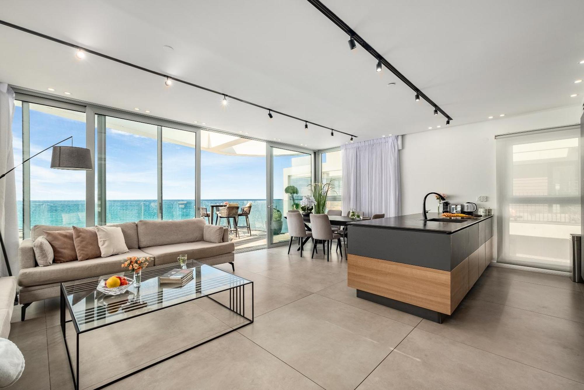 Penthouse 3Br + Roof Top + Parking - On The Beach Haifa Exteriér fotografie